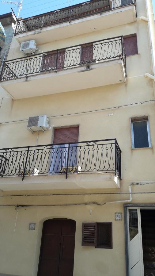 B&B Maia House Santo Stefano di Camastra Exterior photo